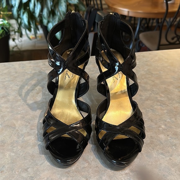 Marc Fisher Black patent leather style heels - Picture 2 of 4
